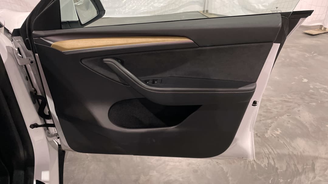 2023 Tesla Model Y Rear-wheel Drive, Automatic, 43174 km, Speaker View