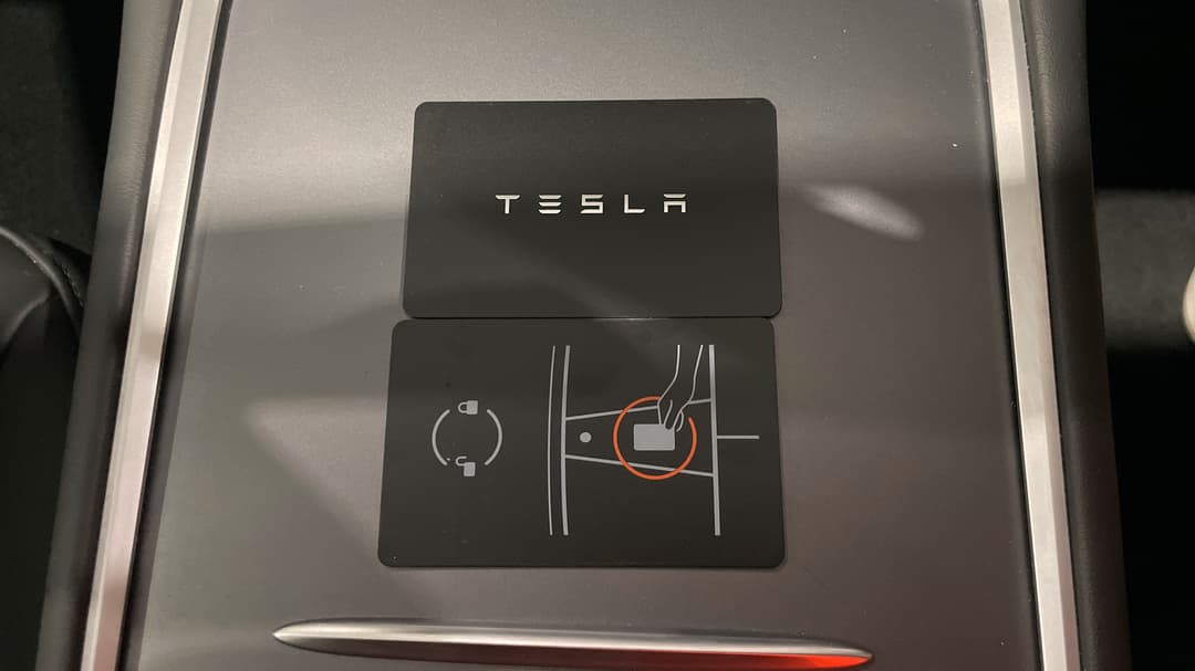 2023 Tesla Model Y Rear-wheel Drive, Automatic, 43174 km, Key Close-up
