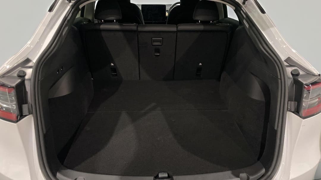 2023 Tesla Model Y Rear-wheel Drive, Automatic, 43174 km, Boot Inside View