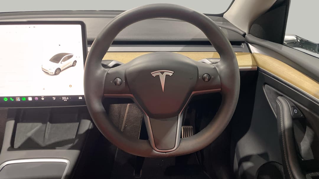 2023 Tesla Model Y Rear-wheel Drive, Automatic, 43174 km, Steering Wheel Close-up