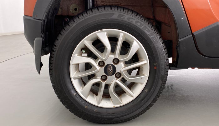 2016 Mahindra Kuv100 K8 6 STR, Petrol, Manual, 45,270 km, Right Rear Wheel