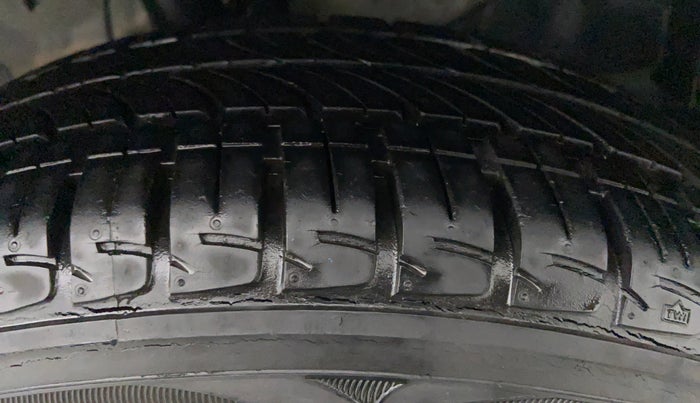 2015 Honda Jazz 1.2 S AT, Petrol, Automatic, 8,820 km, Left Front Tyre Tread