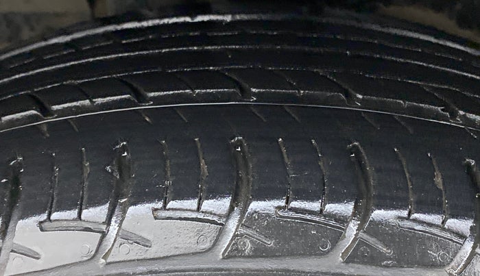 2018 Maruti Ertiga VXI CNG, CNG, Manual, 50,873 km, Right Rear Tyre Tread