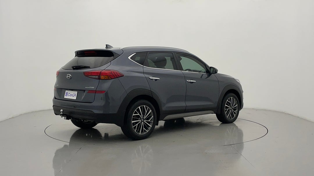 Right Back Diagonal (45- Degree) View