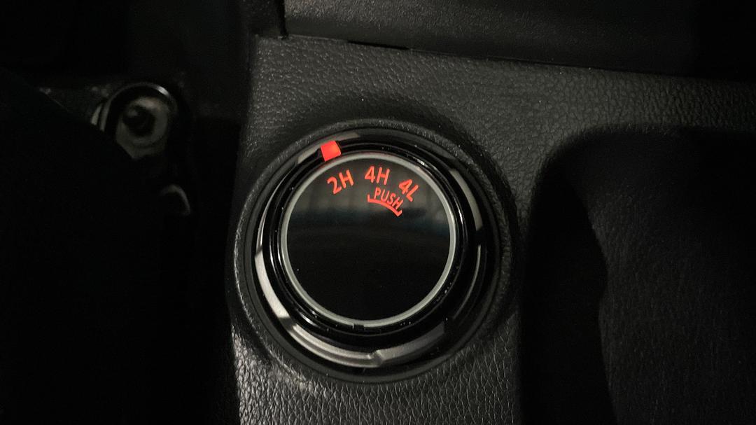 2018 Mitsubishi Triton Glx (4x4), Automatic, 98788 km, Utility Switches/Buttons