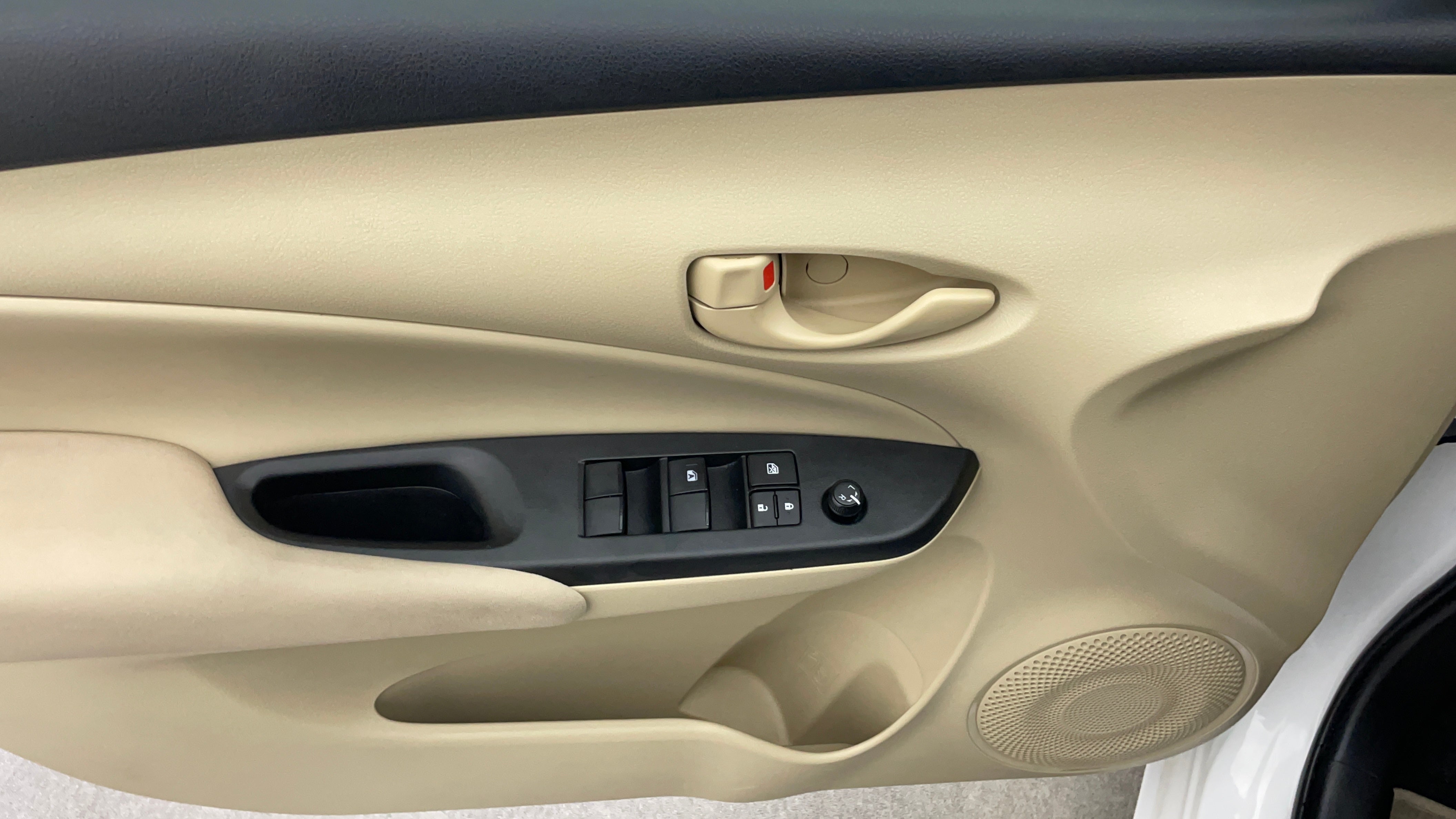 Toyota Yaris-Driver Side Door Panels Controls