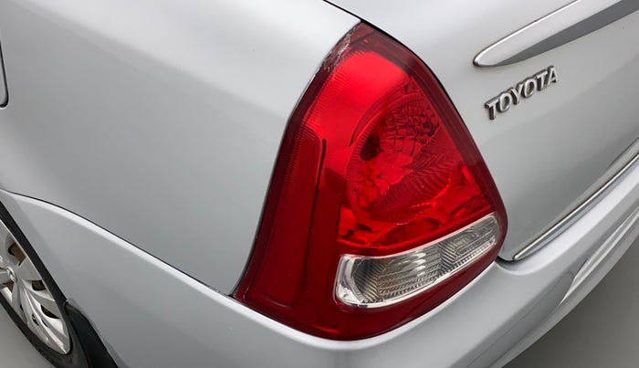 2011 Toyota Etios G, Petrol, Manual, 71,426 km, Left tail light - Minor damage