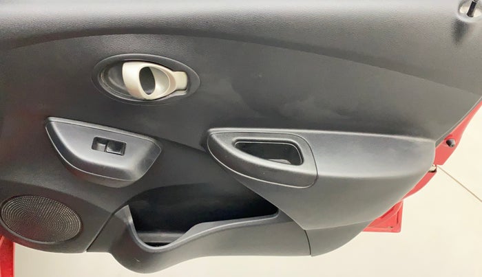 2018 Datsun Go T, Petrol, Manual, 75,254 km, Driver Side Door Panels Control