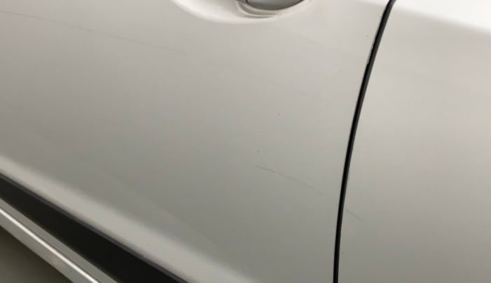 2017 Hyundai Xcent SX 1.2 CRDI, Diesel, Manual, 93,519 km, Front passenger door - Minor scratches