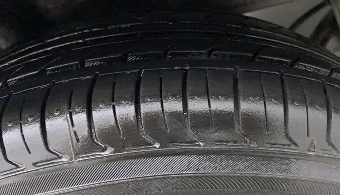 2017 Hyundai Xcent SX 1.2 CRDI, Diesel, Manual, 93,519 km, Left Front Tyre Tread