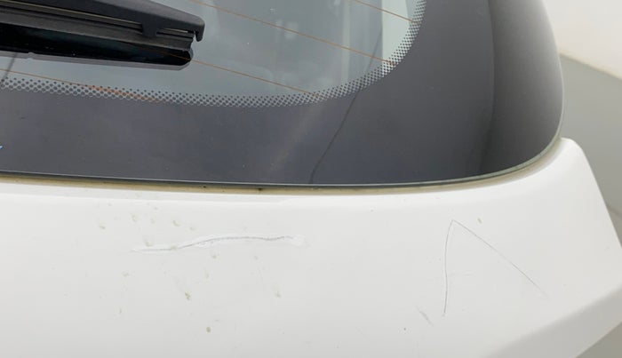 2016 Hyundai Grand i10 ASTA (O) AT 1.2 KAPPA VTVT, Petrol, Automatic, 1,02,243 km, Dicky (Boot door) - Minor scratches