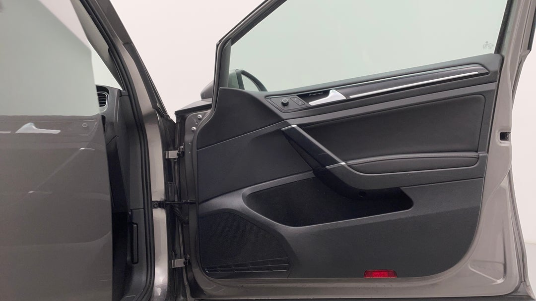 2016 Volkswagen Golf 110 Tsi Highline, Automatic, 93585 km, Speaker View