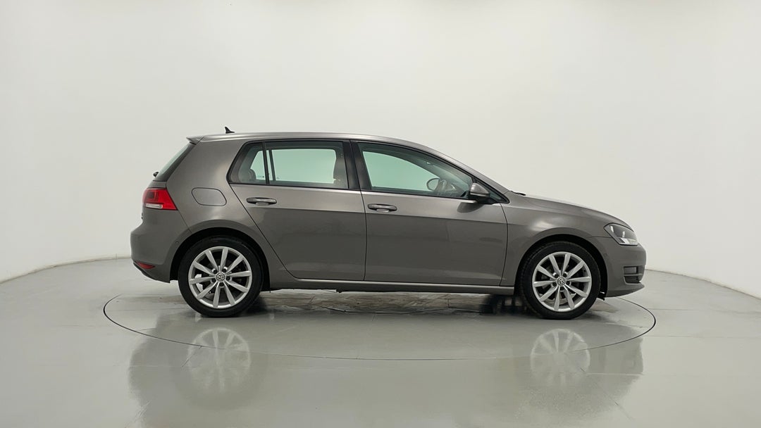 2016 Volkswagen Golf 110 Tsi Highline, Automatic, 93585 km, Right Side View