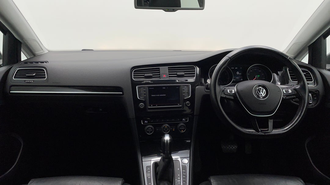 2016 Volkswagen Golf 110 Tsi Highline, Automatic, 93585 km, Dashboard View