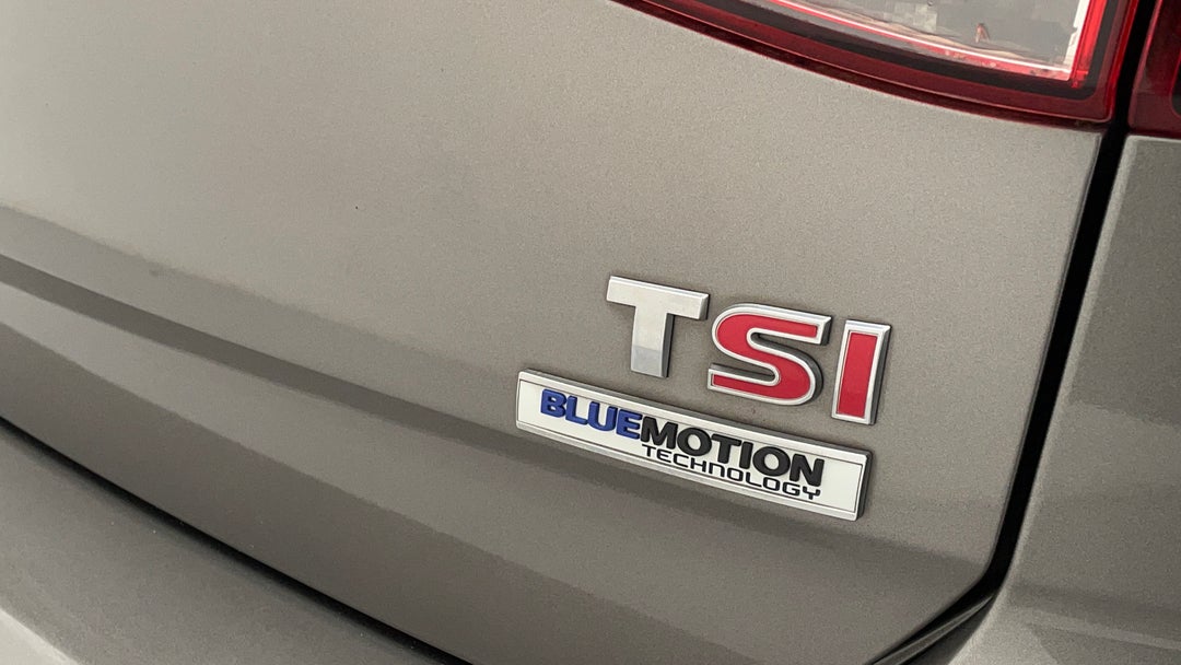 2016 Volkswagen Golf 110 Tsi Highline, Automatic, 93585 km, Badge (Boot Right Side)