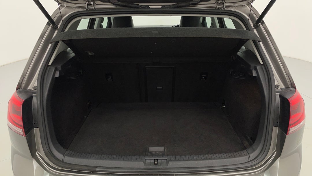 2016 Volkswagen Golf 110 Tsi Highline, Automatic, 93585 km, Boot Inside View