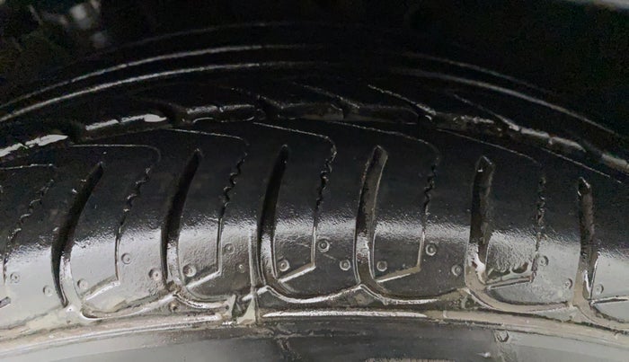 2017 Hyundai New Elantra 2.0 S MT, Petrol, Manual, 36,709 km, Left Front Tyre Tread
