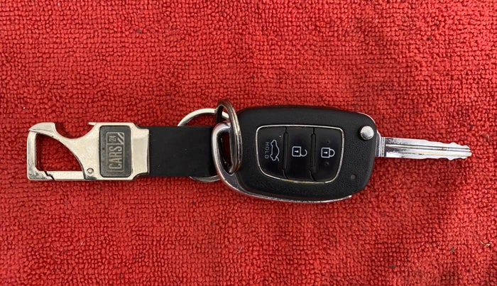 2017 Hyundai New Elantra 2.0 S MT, Petrol, Manual, 36,709 km, Lock system - Dork lock functional only from remote key