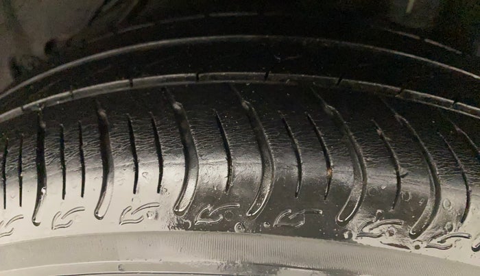 2019 Ford New Figo TITANIUM 1.2 PETROL MT, Petrol, Manual, 35,504 km, Left Rear Tyre Tread