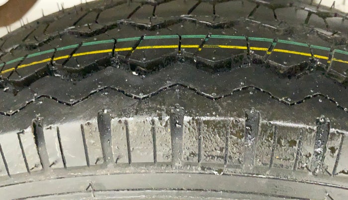 2018 Maruti Eeco 5 STR WITH A/C+HTR, Petrol, Manual, 13,179 km, Left Rear Tyre Tread
