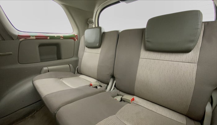 2013 Toyota Innova 2.5 GX 7 STR BS IV, Diesel, Manual, 1,13,551 km, Third Seat Row