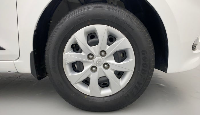 2016 Hyundai Elite i20 SPORTZ 1.2, Petrol, Manual, 25,697 km, Right Front Tyre