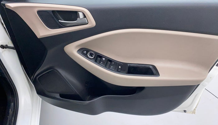 2016 Hyundai Elite i20 SPORTZ 1.2, Petrol, Manual, 25,697 km, Driver Side Door Panels Controls