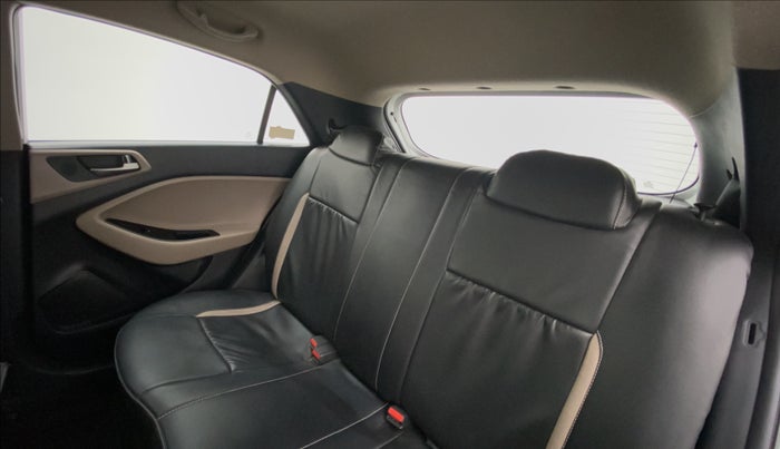 2016 Hyundai Elite i20 SPORTZ 1.2, Petrol, Manual, 25,697 km, Right Side Door Cabin View