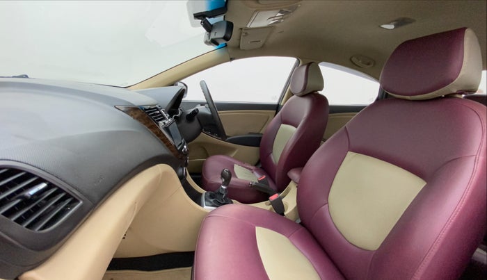 2013 Hyundai Verna FLUIDIC 1.6 VTVT SX, Petrol, Manual, 47,878 km, Right Side Front Door Cabin
