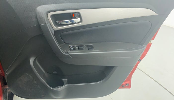 2017 Maruti Vitara Brezza ZDI PLUS DUAL TONE, Diesel, Manual, 63,973 km, Driver Side Door Panels Controls