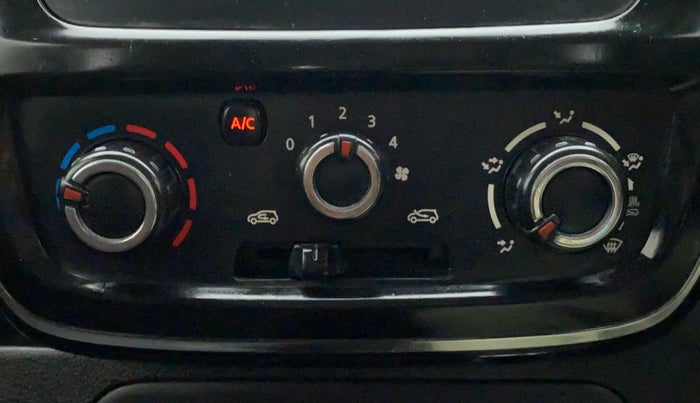 2017 Renault Kwid RXT 1.0 AMT (O), Petrol, Automatic, 63,670 km, Dashboard - Air Re-circulation knob is not working