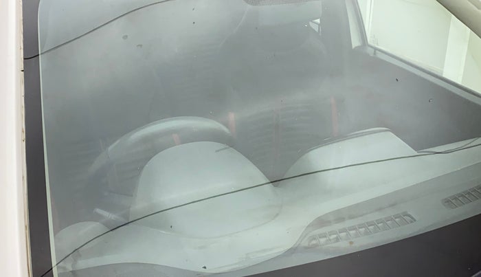 2017 Renault Kwid RXT 1.0 AMT (O), Petrol, Automatic, 63,670 km, Front windshield - Minor spot on windshield