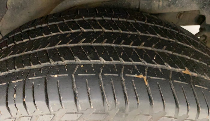 2013 Mahindra XUV500 W8, Diesel, Manual, 80,620 km, Left Rear Tyre Tread