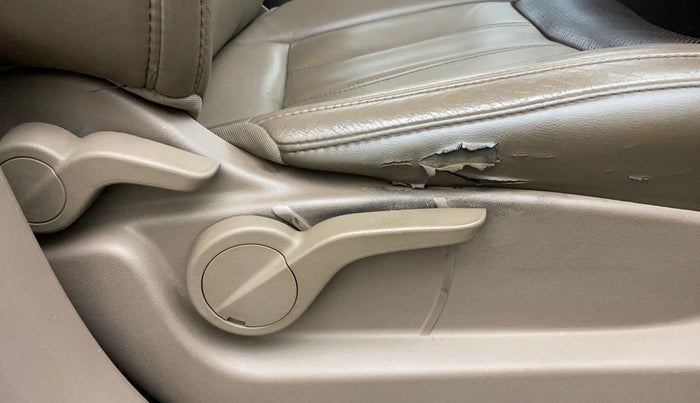 2013 Mahindra XUV500 W8, Diesel, Manual, 80,620 km, Driver Side Adjustment Panel