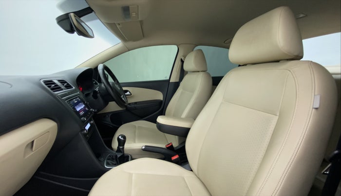 2020 Volkswagen Vento HIGHLINE PLUS 1.0 TSI MT, Petrol, Manual, 33,100 km, Right Side Front Door Cabin