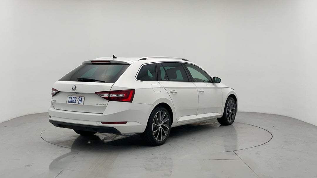 Right Back Diagonal (45- Degree) View