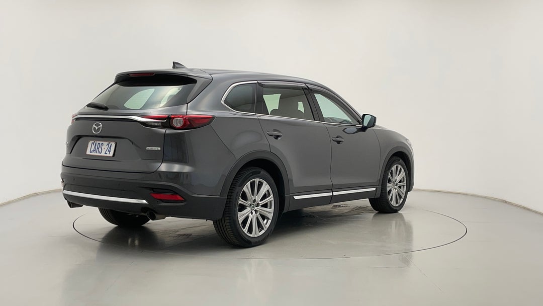 Right Back Diagonal (45- Degree) View