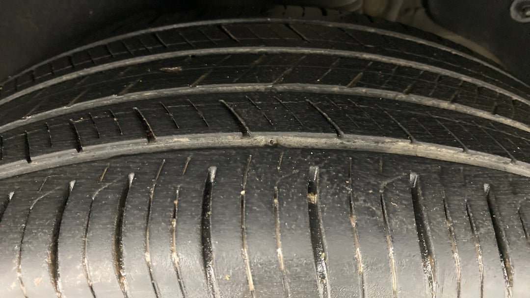 Left Rear Tyre Tread