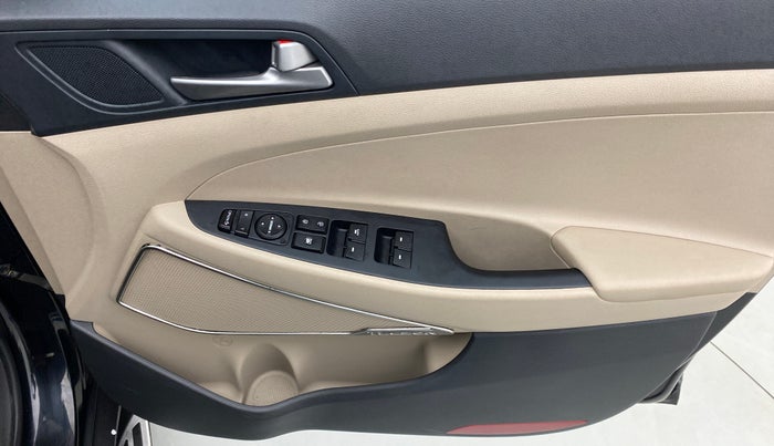 2018 Hyundai Tucson 2WD MT PETROL, Petrol, Manual, 33,151 km, Driver Side Door Panels Control