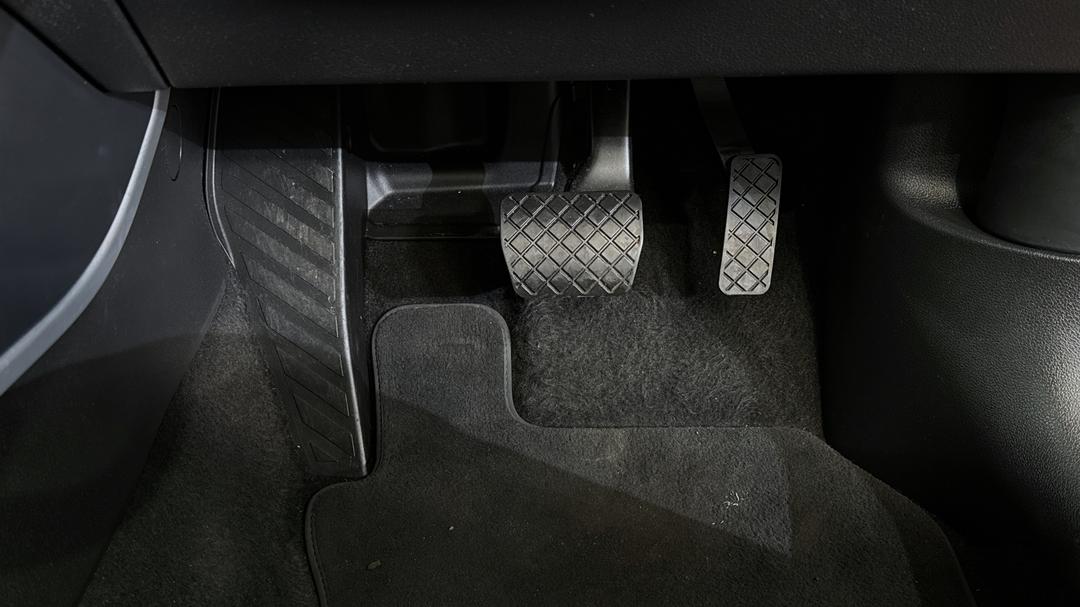 2021 Audi Q2 35 Tfsi Design (1.4 Tfsi), Automatic, 35107 km, Pedals and Footmat