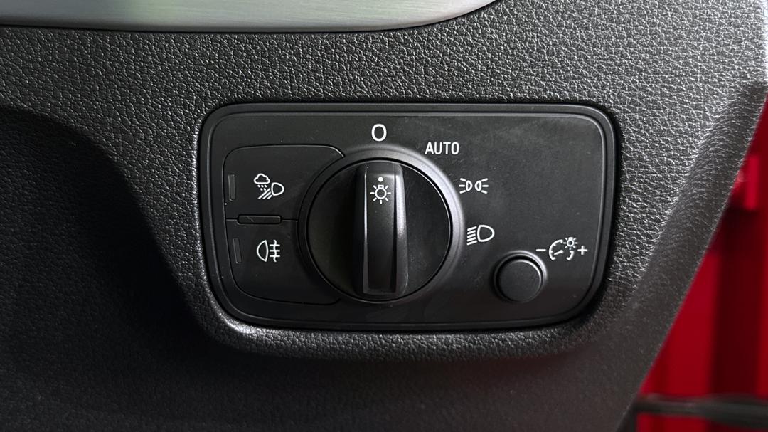 2021 Audi Q2 35 Tfsi Design (1.4 Tfsi), Automatic, 35107 km, Utility Switches/Buttons