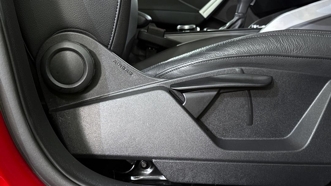 2021 Audi Q2 35 Tfsi Design (1.4 Tfsi), Automatic, 35107 km, Drivers Side Adjustment Panel