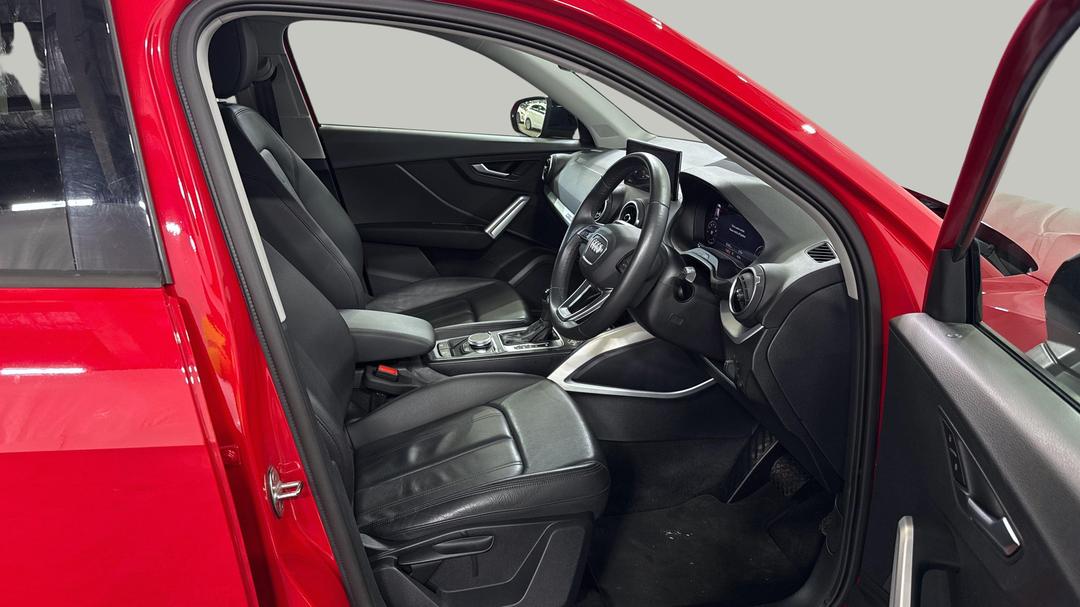 2021 Audi Q2 35 Tfsi Design (1.4 Tfsi), Automatic, 35107 km, Right Side Front Door Cabin View