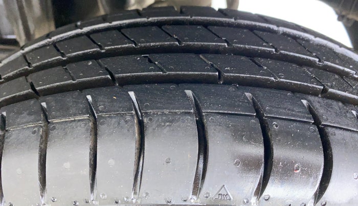 2011 Maruti Alto K10 VXI P, Petrol, Manual, 28,590 km, Left Rear Tyre Tread