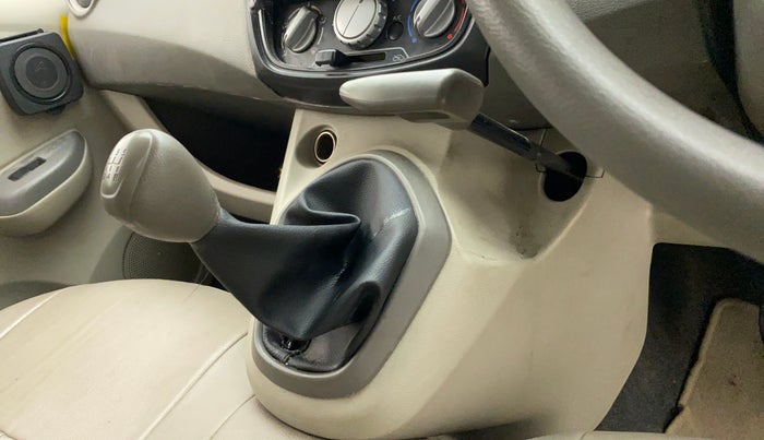 2014 Datsun Go T, Petrol, Manual, 65,039 km, Gear Lever