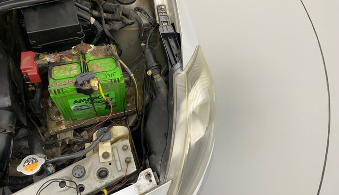 2014 Datsun Go T, Petrol, Manual, 65,039 km, Left headlight - Clamp has minor damage
