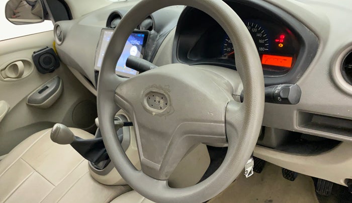 2014 Datsun Go T, Petrol, Manual, 65,039 km, Steering wheel - Steering cover is minor torn