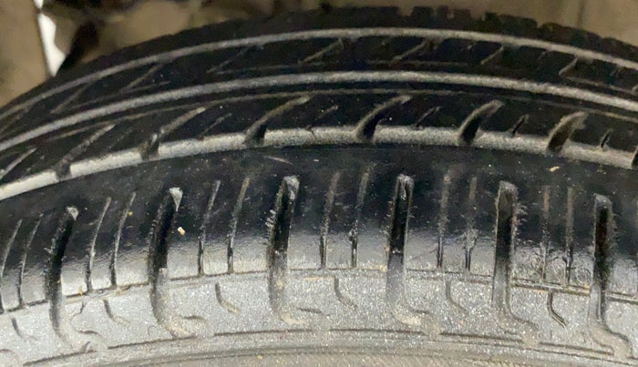2014 Datsun Go T, Petrol, Manual, 65,039 km, Left Front Tyre Tread