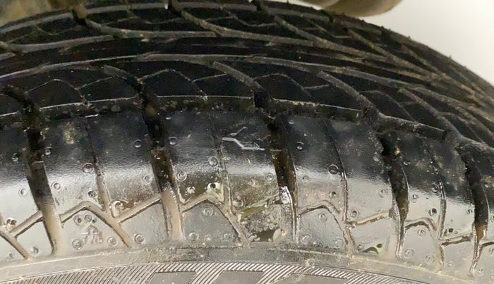 2014 Datsun Go T, Petrol, Manual, 65,039 km, Left Rear Tyre Tread