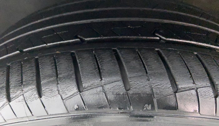 2018 Hyundai Verna 1.6 SX VTVT AT (O), Petrol, Automatic, 14,187 km, Left Front Tyre Tread